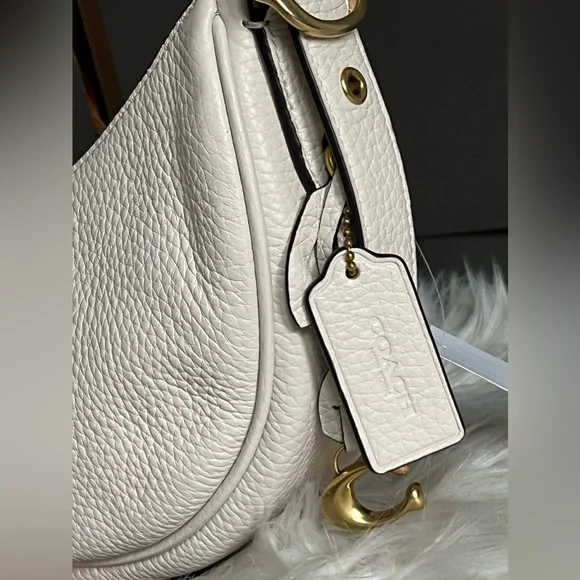 CC439 - Coach Luna Shoulder Bag - Picture 4 of 13